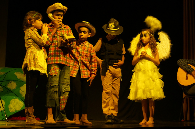 O evento é uma produção do Grupo de Teatro Identidade, da Prefeitura de Três Lagoas e da Fundação Universidade Federal de Mato Grosso do Sul – UFMS (Foto: Divulgação/Assecom)