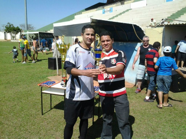 Na ocasião, foi premiado o goleiro menos vazado, Roberto Souza (equipe E.C Santo André), com quatro gols sofridos (Foto: Divulgação/Assecom)