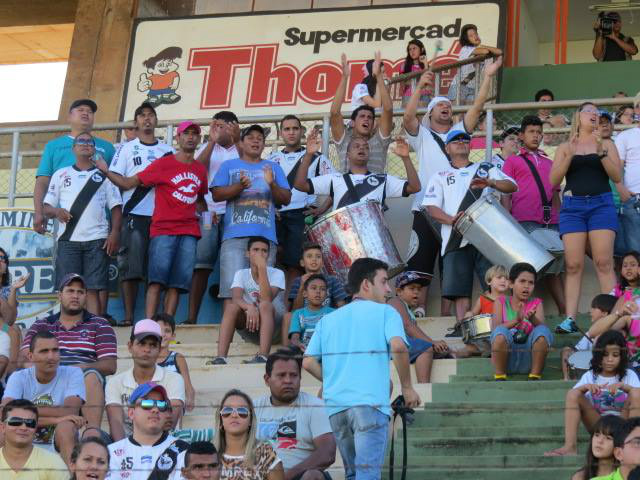 Misto não passa de empate em 1 a 1, jogando em casa, contra o Naviraiense Desta vez, nem a charanga adiantou para que o Misto conseguisse vencer a partida contra o Naviraiense (Foto: Facebook Misto)