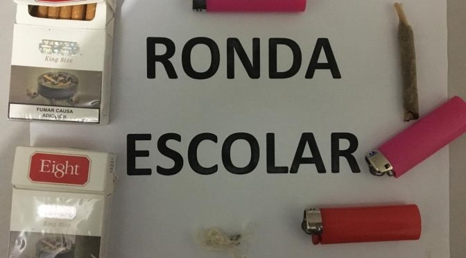 Ronda Escolar prende rapaz que vendia drogas na porta de escola no Jardim das Violetas Foto: Divulgação