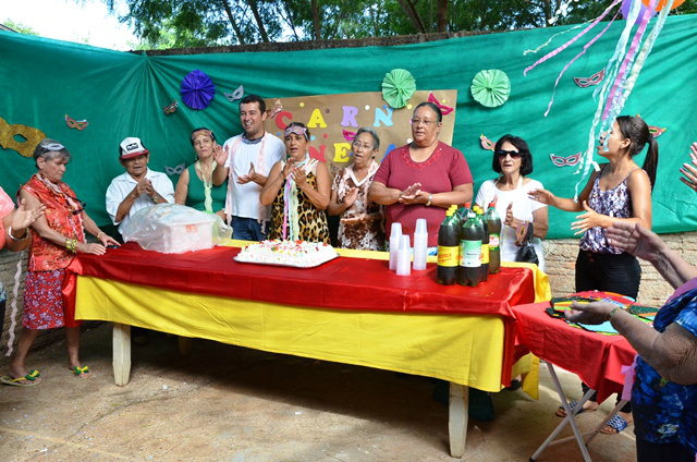 Além da festividade de Carnaval, os aniversariantes de janeiro e fevereiro, puderam comemorar. (Foto: Divulgação)