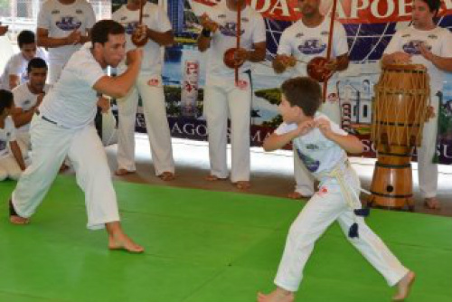 As aulas são oferecidas gratuitamente à população. (Foto:Assessoria)