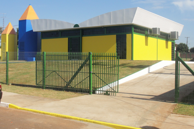 Biblioteca do Sesi em Coronel Sapucaia será inaugurada neste sábado unidade conta com acervo de mais de mil livros de diferentes níveis, dezenas de CDs e DVDs, dez computadores com acesso à Internet (Foto: Divulgação/Assecom)