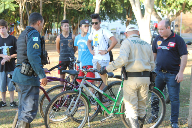 Secretaria de Trânsito e Polícia Militar já apreenderam 32 de bicicletas na Lagoa Maior Segundo a Lei Municipal nº 2.919, de 02 de junho de 2015, determina que pista da lagoa maior, é somente para caminhada e corrida.(Foto:Lucas Gustavo/Arquivo Perfil News)
