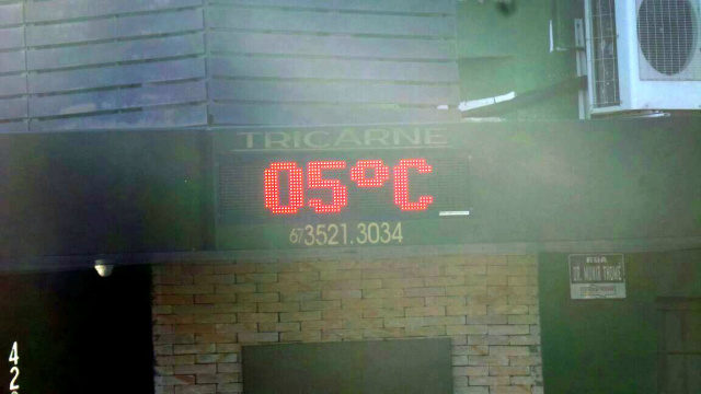 Segunda-feira sem previsão de chuva e com baixas temperaturas em Três Lagoas Às 6h foram registrados 5°C e o frio deve prevalecer ao longo do dia. (Foto: Ricardo Ojeda)