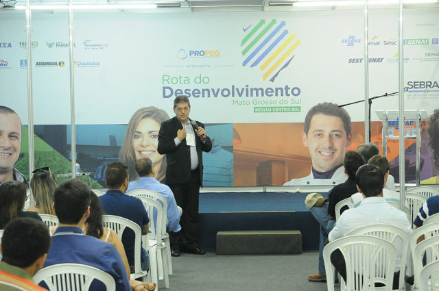 Em Dourados, consultor da CNI prega união dos empresários para vencer a crise Em Dourados, consultor da CNI prega união dos empresários para vencer a crise