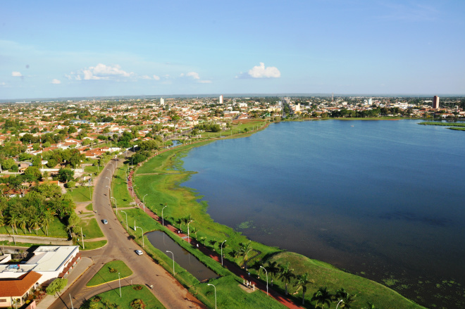 Imagem aérea da Lagoa Maior e área urbana no entorno. (Foto: Arquivo/Perfil News)