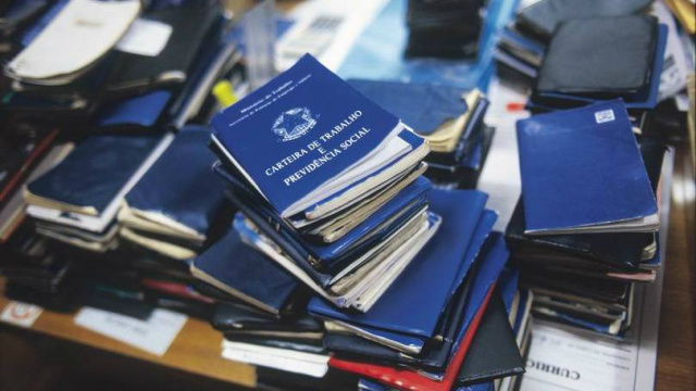 Brasil fecha 95.602 vagas em setembro, sexto mês seguido de queda A queda no número de carteiras de trabalho foi registrada em todos os setores analisados pelo Ministério do Trabalho. (Foto: Divulgação).