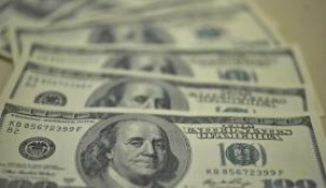 Alta do dólar leva brasileiros a reduzir quase à metade gastos no exterior Nno mês passado, essas despesas somaram US$ 1,260 bilhão. (Foto: Agência Brasil).