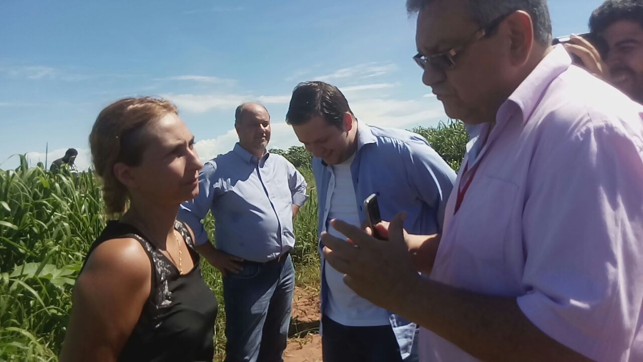 Delegada Letícia Mobis, titular da Delegacia de Atendimento à Mulher (DAM), de Três Lagoas, e o jornalista Ricardo Ojeda. 