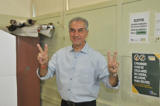Azambuja vence as eleições com 55,35% dos votos Azambuja foi reeleito - Foto: Valdenir Rezende/Correio do Estado