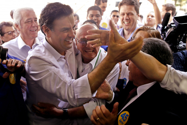 Aécio lança portal de voluntários "Vamos agir" Portal destinado à mobilização de voluntários em todo país já tem 10.177 pessoas cadastradas e dispostas a colaborar (Foto: Blog do PSDB Minas)