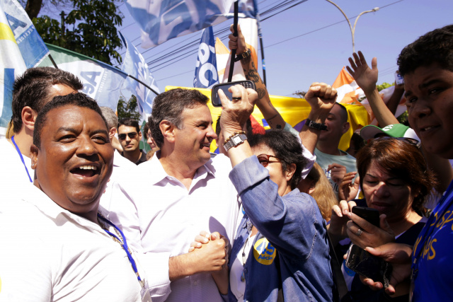 Aécio lança portal de voluntários "Vamos agir" O portal www.vamosagir.com.br começou a mobilizar voluntários há cerca de duas semanas (Foto: Blog do PSDB MInas)