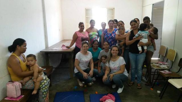 Campanha Outubro Rosa será nesta terça-feira no Distrito Arapuá Mulheres receberam orientações no Cras São João. (Fotos: Assessoria).
