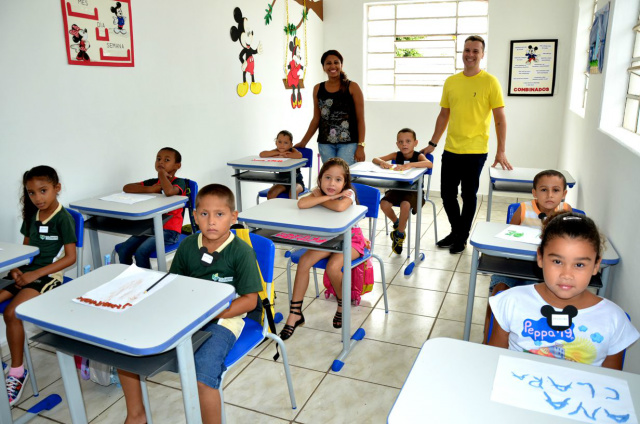 A Escola Municipal Colinos já está em funcionamento no prédio do antigo Albergue Municipal e cerca de 280 alunos já estão matriculados.