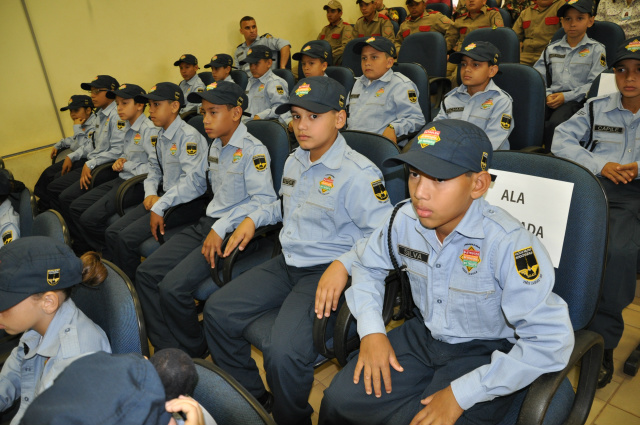 Patrulha Mirim do Trânsito lança segunda turma O Programa agora atinge a meta de atender 60 alunos, dividindo as turmas (30 alunos cada) nos períodos matutino e vespertino (Foto: Divulgação/Assecom)