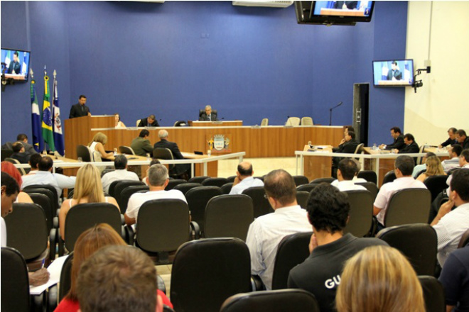 Reunião de vereadores durante sessão ordinária (Foto: Assessoria)
