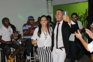 Festa de Flávia Guedes vira a madrugada Festa de Flávia Guedes vira a madrugada