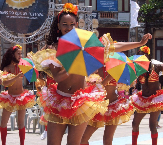 Frevo declarado Patrimônio Cultural Imaterial da Humanidade Em 2007, o frevo já havia sido declarado como Patrimônio Imaterial do Brasil pelo Instituto do Patrimônio Histórico e Artístico Nacional (Iphan) (Foto: Google)
