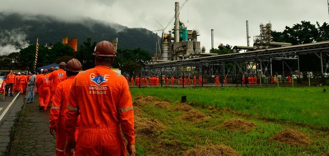 Petrobras reduz em 6,2% preço da gasolina nas refinarias Litro do combustível passa a ser negociado a R$ 1,8623 nas refinarias da Petrobras a partir de amanhã