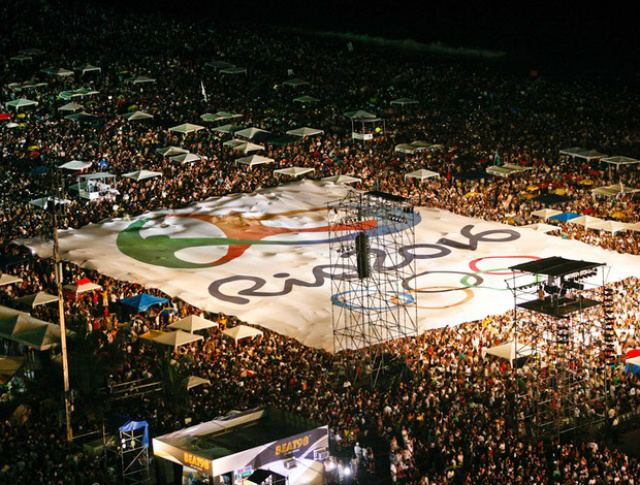 Voluntários Rio 2016 atrai mais de 10 mil na abertura das inscrições 45 mil voluntários trabalharão nas Olimpíadas e 25 mil nas Paralimpíadas (Foto: Google Imagens)