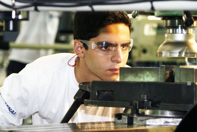 Indústria estadual registra 7º mês consecutivo com redução de postos de trabalho Indústria estadual registra 7º mês consecutivo com redução de postos de trabalho