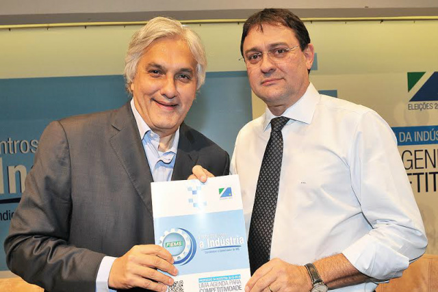Fiems apresenta propostas a candidatos para expandir e diversificar setor industrial Delcídio destacou que uma de suas iniciativas a favor da indústria é a renegociação da dívida, reduzindo a carga tributária (Foto: Divulgação)