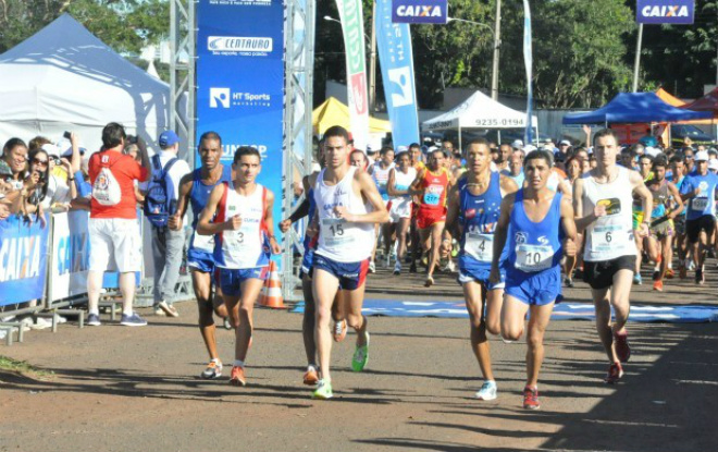 Largada da elite masculina em Campo Grande (Foto: Aliny Mary Dias/GLOBOESPORTE.COM)