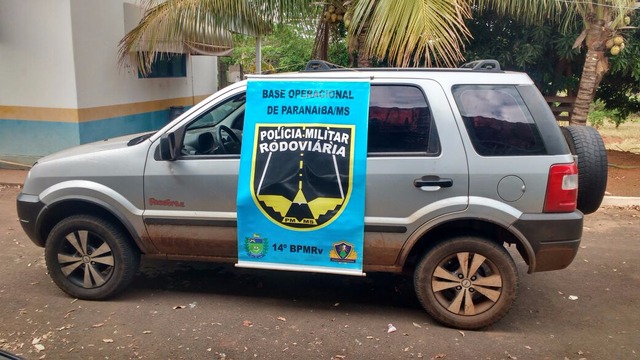 Carro roubado é recuperado por policiais em Paranaíba Ford Eco Sport era conduzido por um adolescente de 17 anos. (Foto: Divulgação/ Polícia Militar Rodoviária)
