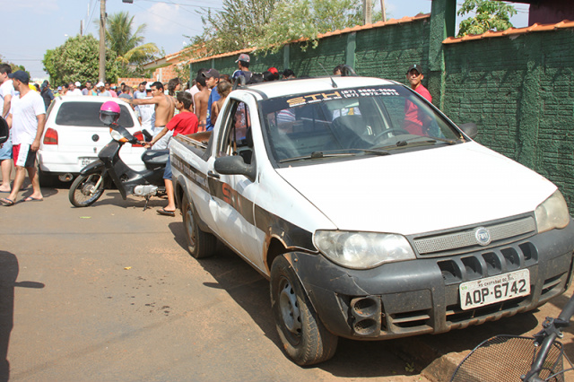 Morte no trânsito de Chapadão do Sul O motociclista não resistiu aos ferimentos e morreu no local do acidente (Foto: Jovem Sul News)