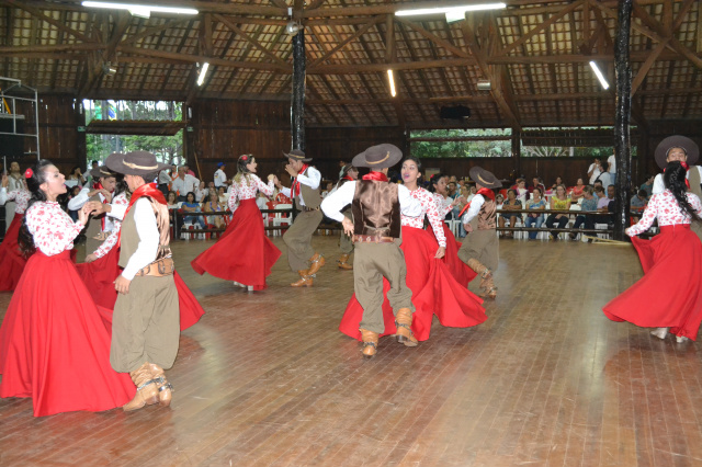 Chapadão do Sul sedia encontro da tradição gaúcha O encontro irá até o domingo (01). Dentro da programação haverá danças típicas. (Foto: Assessoria)