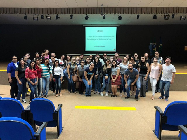 Estudantes participam de encontro com profissionais da saúde para discussão de ética, comunicação e humanização Foto/ Assessoria