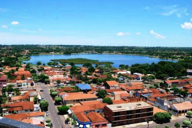 Três Lagoas já foi território de Santana do Paranaíba Ainda sem o edifício, moradias se concentraram ao redor da maior das três lagoas que deram nome à cidade.