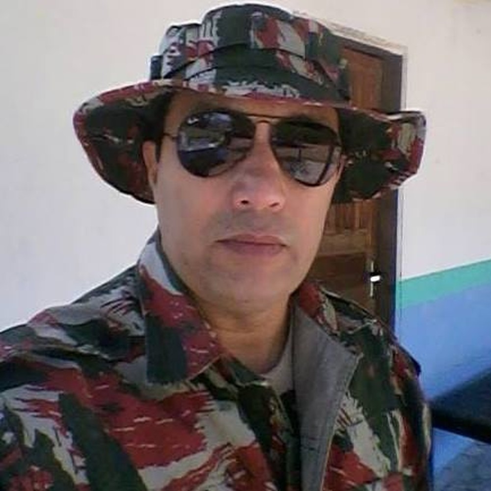 Policial militar de MS é morto por colega de farda por namorar a ex dele Jurandir Miranda morreu baleado pelo colega em Aquidauana. Foto: Redes Sociais