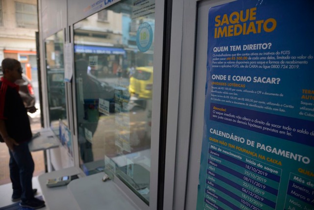 Caixa já pagou 42% do valor disponível para saque imediato do FGTS Fernando Frazão/Agência Brasil