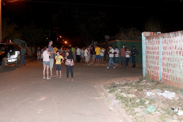 No local falta a placa PARE (Foto: Jovem Sul News)