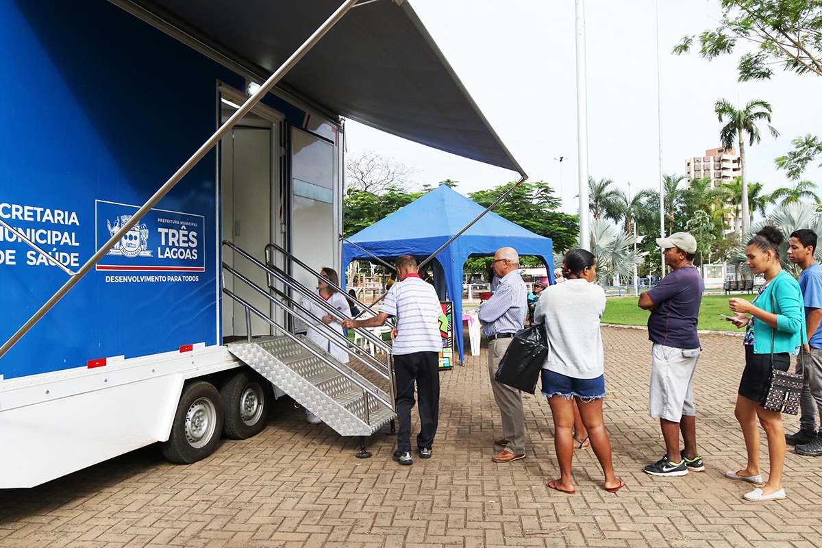 Trailer Odontológico vai ao Sucuriú atender aos moradores de ranchos Trailer de Saúde Odontológica esteve na Praça Senador Ramez Tebet para realizar exames de detecção precoce do câncer de boca nesta terça-feira, 6. Agora, ele vai para a região do Sucuriú. Foto: Divulgação