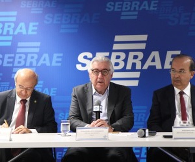 Empresários devem refinanciar dívidas com a União antes do dia 31 Afif reunido com políticos e representantes de instituições de classe - Foto: Sebrae Nacional/Divulgação