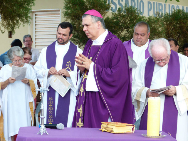 Fiéis participam de Missa de Finados em Três Lagoas A missa foi celebrada pelo Bispo Dom Luiz Knupp. (Foto: Assessoria Pascom)