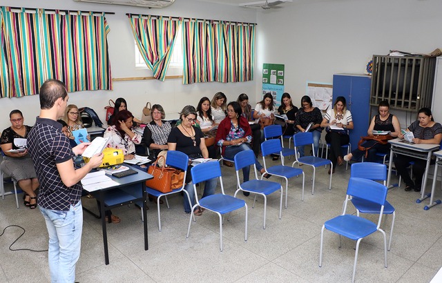 Seminário Regional da BNCC é realizado em Três Lagoas Representantes da educação analisaram documento que representará o estado (Foto/Assessoria)