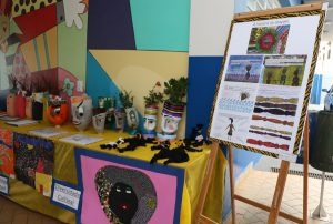 Alunos do CRASE “Coração de Mãe” participam de encerramento do projeto “Diversidade Cultural” Exposição de trabalhos do projeto “Diversidade Cultural”