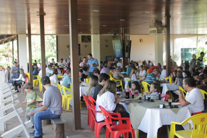 De peixeiros a empresários da gastronomia premiada Bom atendimento e cardápio variado atrai clientes de Três Lagoas e de vários municípios da região, principalmente nos feriados e no final de semana