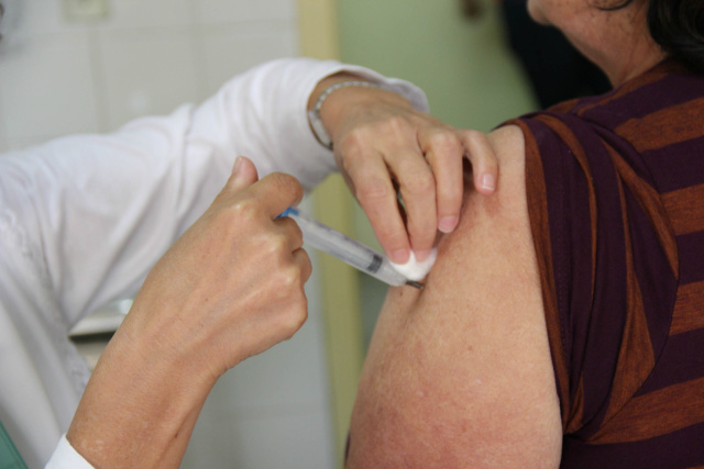 Campanha de Imunização a Influenza começa no dia 30 de abril em todo Brasil O publico alvo da Campanha de Imunização permanece sendo os idosos, gestantes e pessoas com comorbidades (Foto: Divulgação)