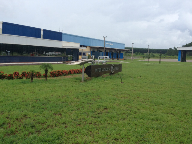 IP estuda a possibilidade de instalação de segunda máquina de papel em TL A unidade de Três Lagoas foi a primeira a ser produzida fora dos Estados Unidos (Foto: Thata Bernachi)