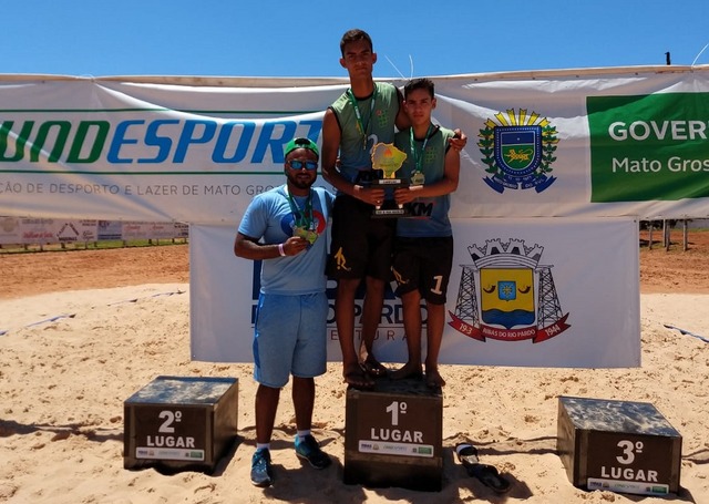 SEJUVEL e duplas campeãs de vôlei de praia se preparam para finais dos Jogos Escolares Brasileiros Foto: Assessoria