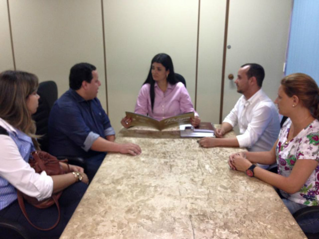 Fomento do empreendedorismo e geração de emprego são temas de reuniões na capital Os representantes de Três Lagoas foram para Campo Grande dialogar com a secretária de Direitos Humanos, Assistência Social e Trabalho e vice-governadora, Rose Modesto, sobre ações no município. (Foto: Assessoria)