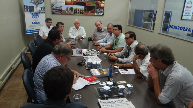 Entidades reunidas na Aced nesta quinta-feira (26) em apoio à mobilização dos caminhoneiros. (Foto: Divulgação).