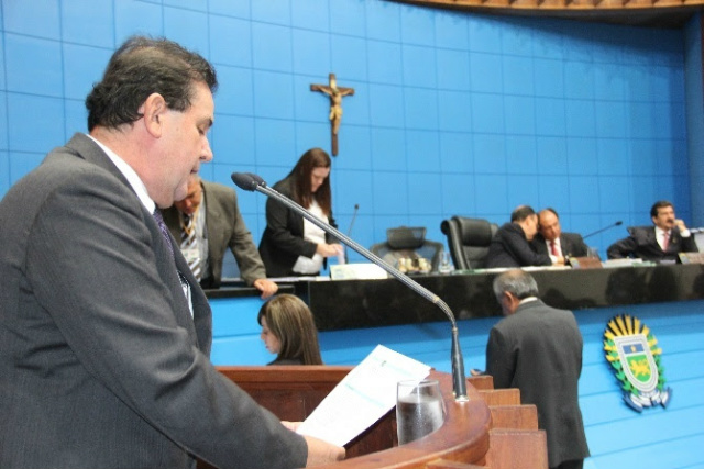 Deputado Eduardo Rocha congratulou  o Hospital Nossa Senhora Auxiliadora, durante sessão da Assembleia Legislativa. (Foto: Assessoria)