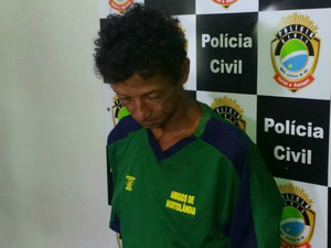 Briga por 'asa de galinha' provoca morte em fazenda de MS, diz delegada Suspeito alegou legítima defesa, mas confessou
crime (Foto: Graziela Rezende/G1 MS)