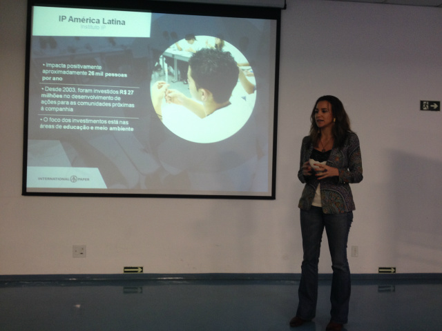 IP estuda a possibilidade de instalação de segunda máquina de papel em TL De acordo com a gerente Lizzi Colla, um dos diferenciais do curso é mesclar a teoria e prática (Foto: Thata Bernachi)